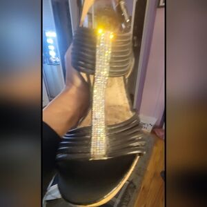 Elegant Black Women's Sandals with Rhinestone Detail